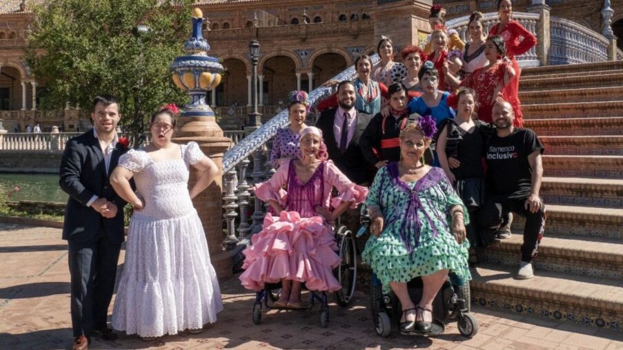 La sevillana más inclusiva para personas con discapacidad de una cantaora ciega para la Feria de Abril​