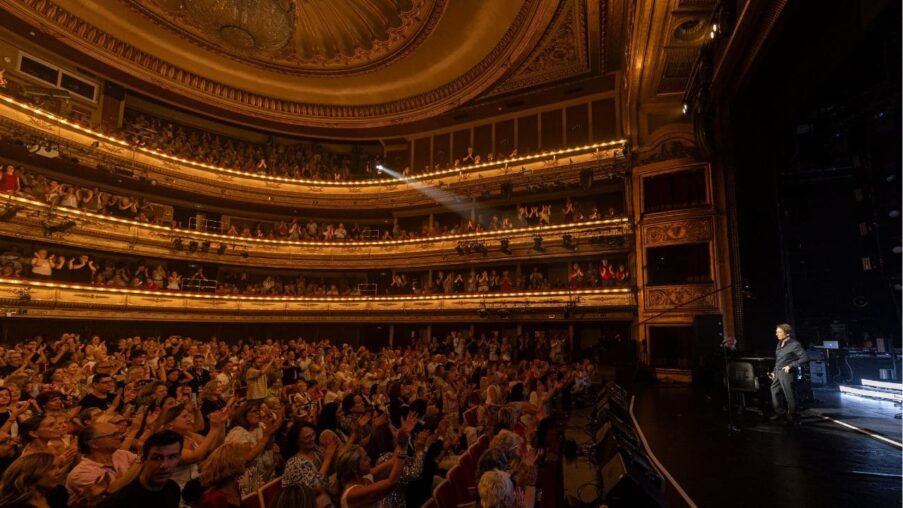 Raphael vuelve a la acción tras sufrir un linfoma cerebral: «Subir al escenario es la felicidad»​
