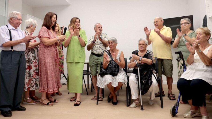 El centro de personas mayores del Forn d’Alcedo vuelve a abrir sus puertas tras quedar arrasado por la DANA​