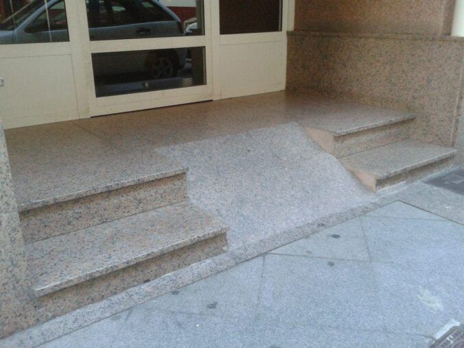 Las 10 rampas «accesibles» más absurdas​