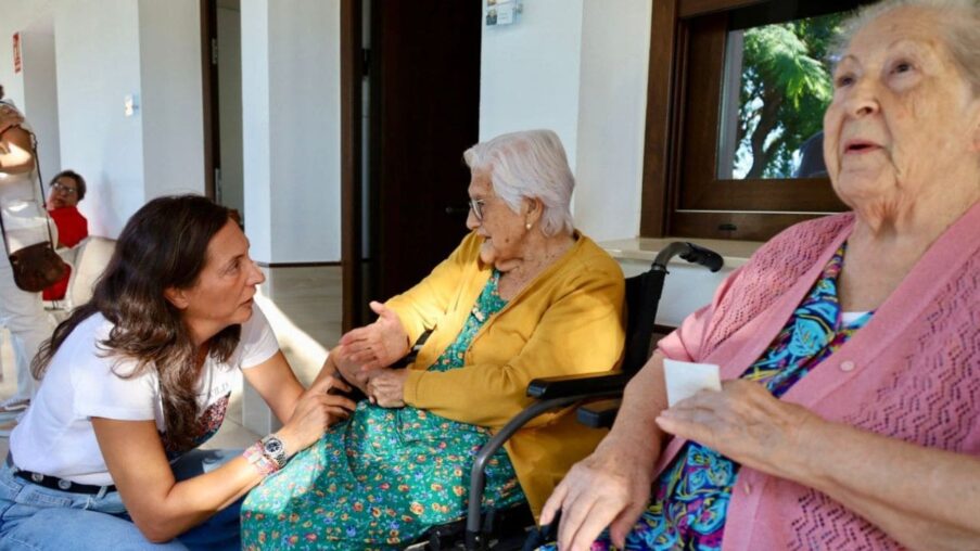 Andalucía refuerza el sistema de dependencia con 3.000 nuevas plazas para personas mayores​