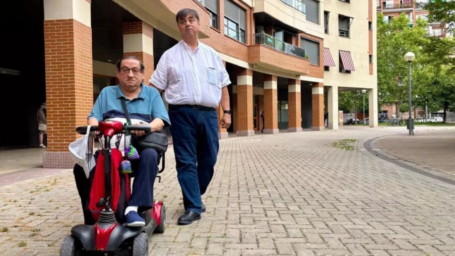 Las personas con discapacidad esperan más de una hora para coger un taxi adaptado en Logroño​