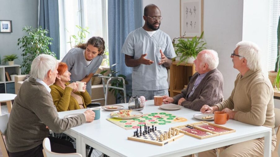 Francia cuenta con un pueblo adaptado en el que solamente viven personas con Alzheimer​