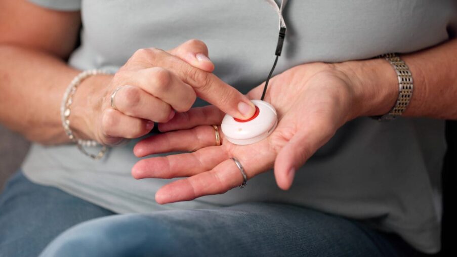 La Junta de Andalucía avisa de fraudes a usuarios en situación de dependencia del Servicio Andaluz de Teleasistencia​