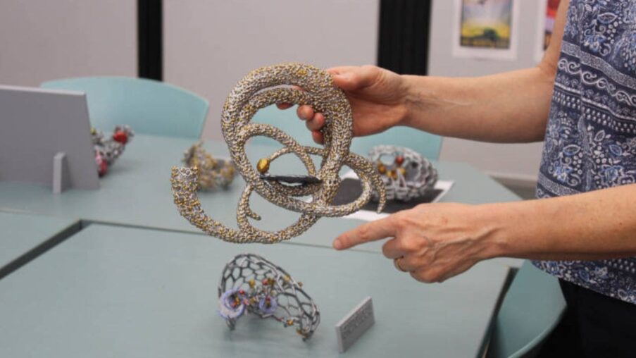 Investigadores de Valencia hacen accesibles fenómenos astronómicos para personas con discapacidad visual​