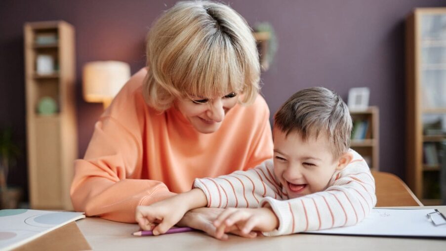 El Tribunal de Justicia de la UE establece que el empleo de padres con hijos con discapacidad debe adaptarse​