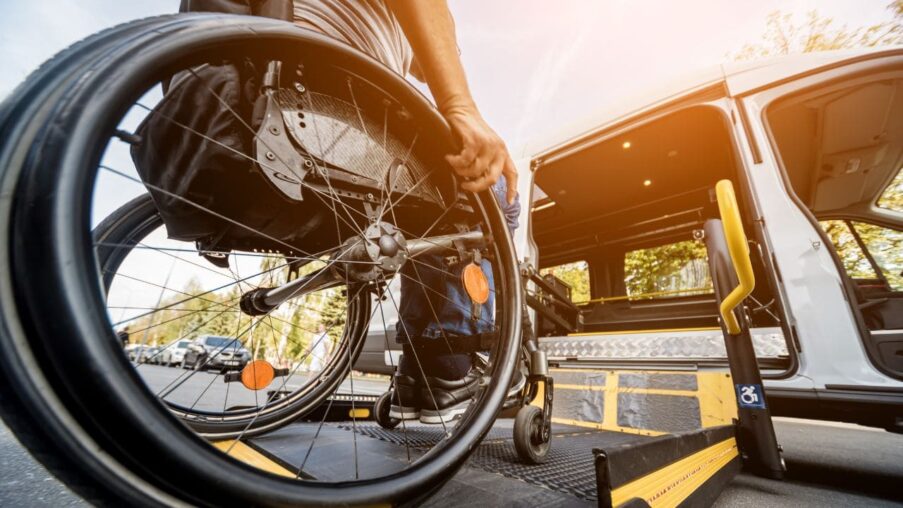 Sevilla contará con un mayor presupuesto para mejorar el taxi y el transporte adaptado​