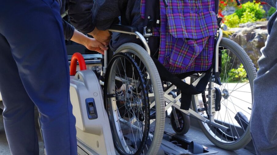 Estepona aumenta el número de taxis adaptados para personas con movilidad reducida​