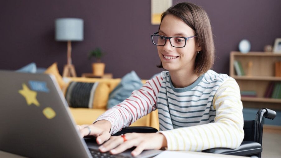 ILUNION destaca las principales barreras cognitivas que encuentran las personas con discapacidad en la sociedad​