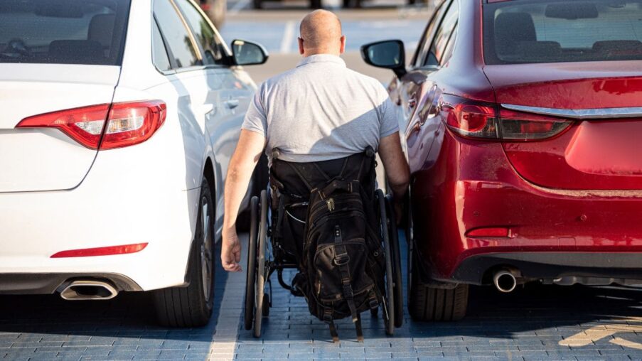 El Ayuntamiento de Torrent instala sensores inteligentes en las plazas PMR para controlar el uso correcto​