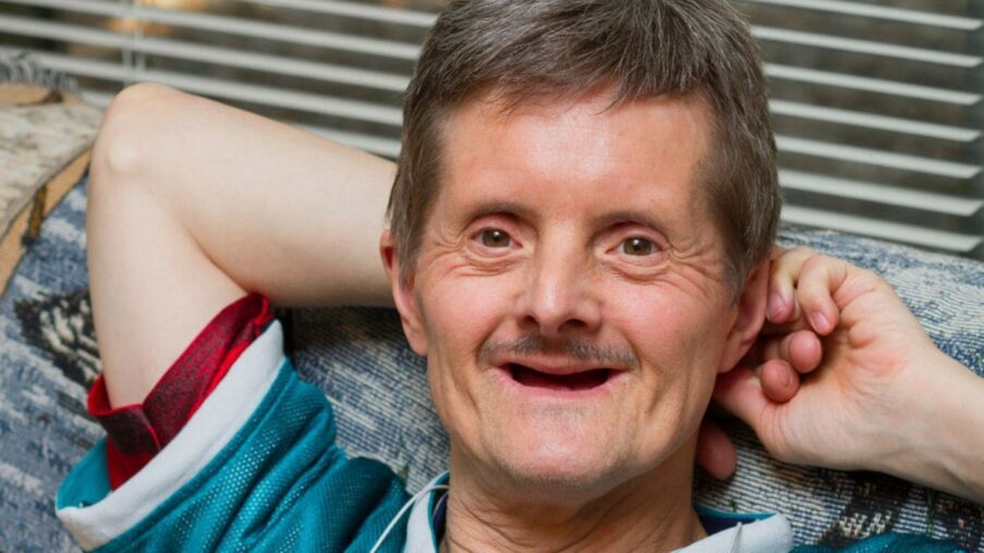 Así es la nueva guía de DOWN España sobre el envejecimiento de las personas con síndrome de Down​